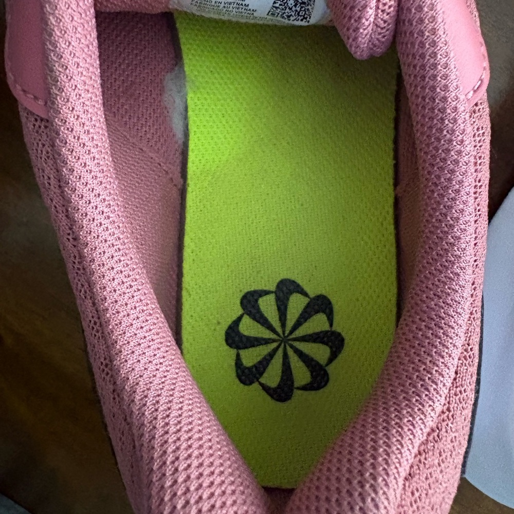 Nike Pink Athletic Shoes Basic Tennis Shoe Womens Size 9.5 - Picture 9 of 10